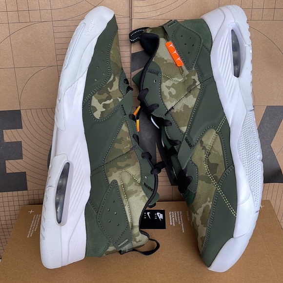 Jordan Air NFH "Bayou Boys"
Men’
Multi-Color/Black/White/Carbon Green
DM3263-900 - Picture 13 of 16